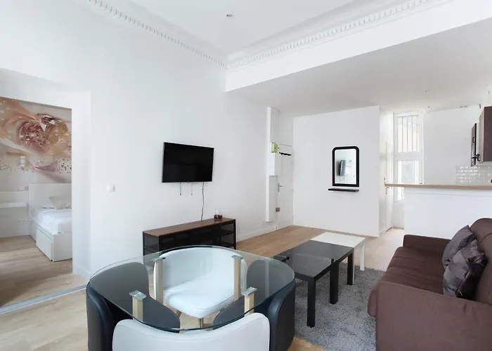 Rent A - Bonne Nouvelle Paris