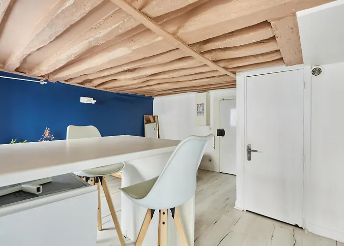 Rent A - Bonne Nouvelle Paris